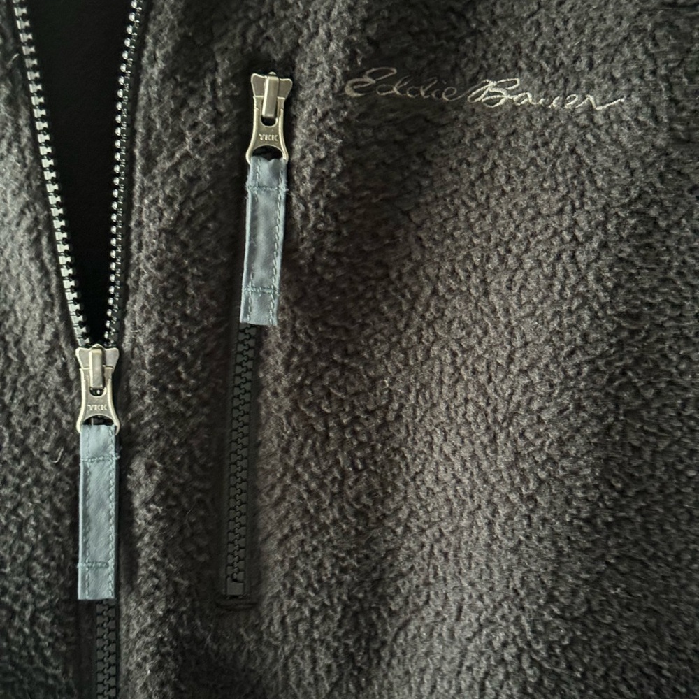 EDDIE BAUER MEN'S FULL ZIP RELAXED FIT FLEECE SLEEVELESS VEST - Picture 5 of 9